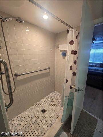 4955 Pepper CIR 105, Naples, FL 34113