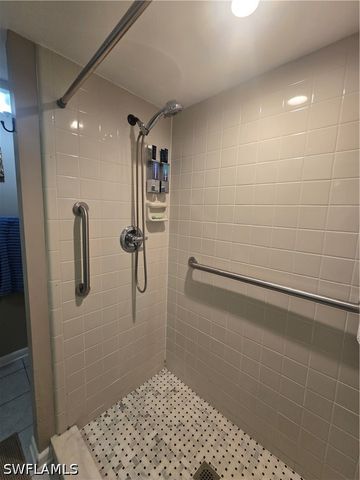 4955 Pepper CIR 105, Naples, FL 34113