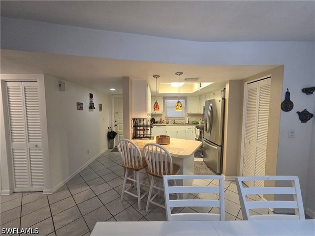4955 Pepper CIR 105, Naples, FL 34113