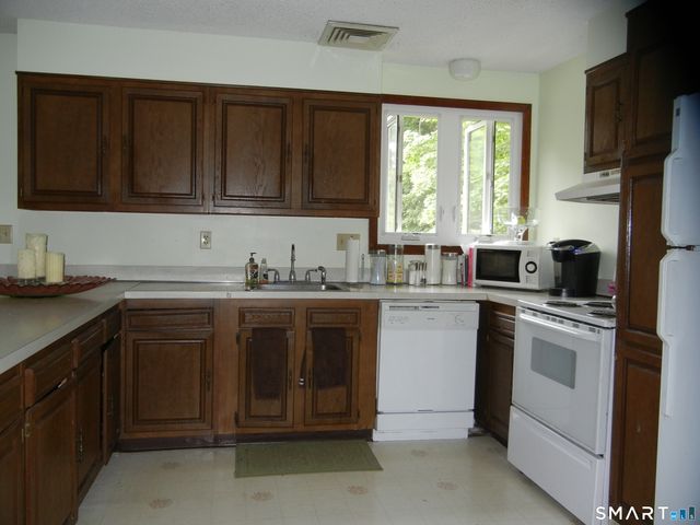 32 Cherry Street B, Milford, CT 06460