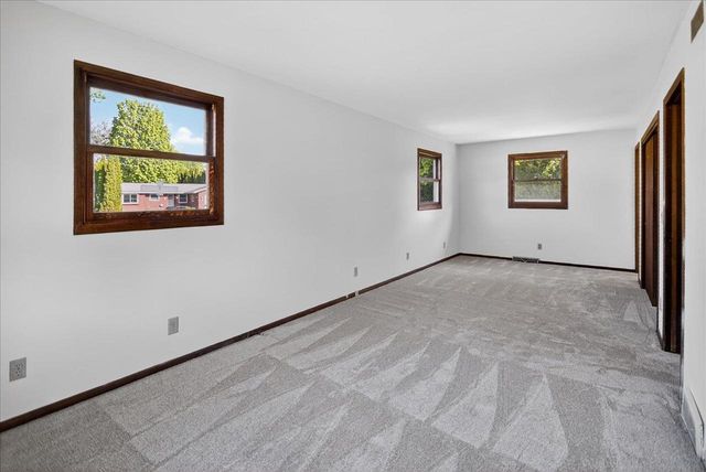5310 Dennis Drive, Mcfarland, WI 53558