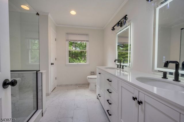 8 Glen Eagles Rd, Washington Twp., NJ 07882