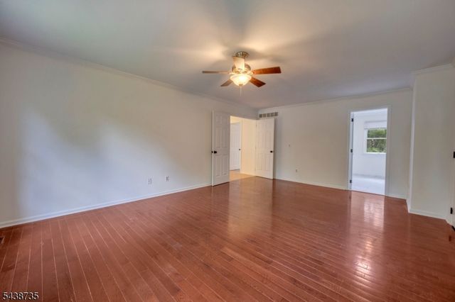 8 Glen Eagles Rd, Washington Twp., NJ 07882