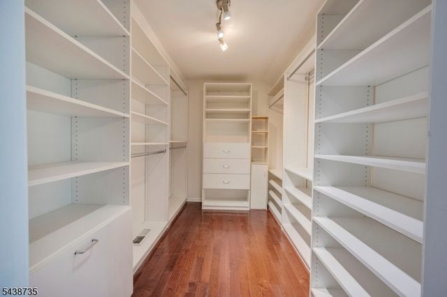 8 Glen Eagles Rd, Washington Twp., NJ 07882