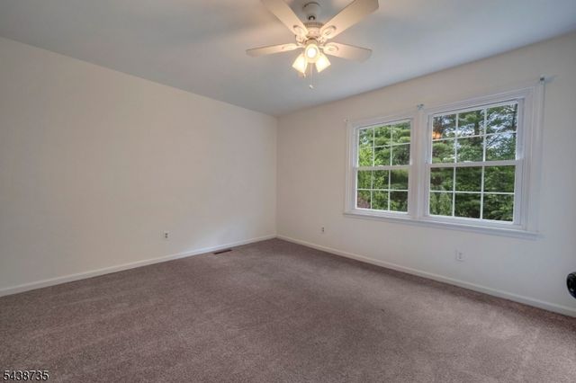 8 Glen Eagles Rd, Washington Twp., NJ 07882