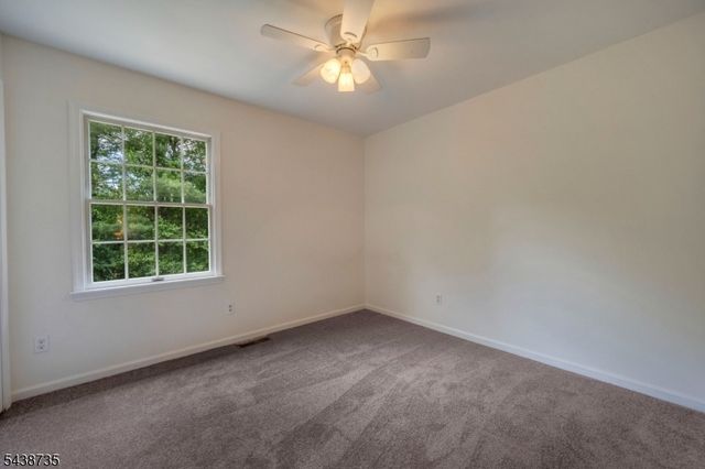 8 Glen Eagles Rd, Washington Twp., NJ 07882