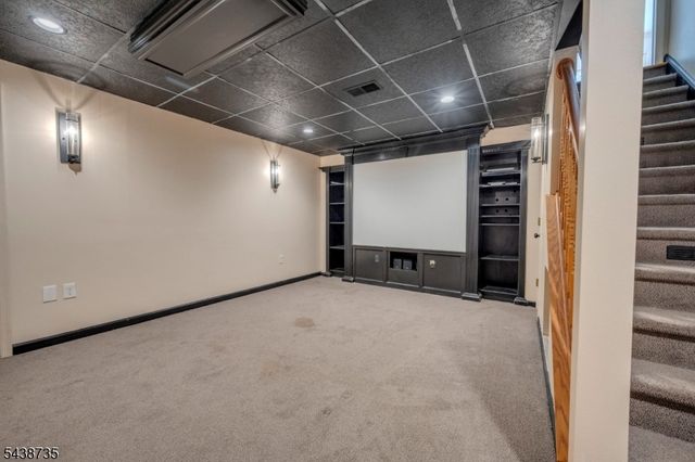 8 Glen Eagles Rd, Washington Twp., NJ 07882