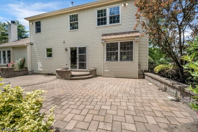 8 Glen Eagles Rd, Washington Twp., NJ 07882