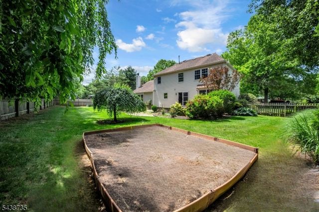 8 Glen Eagles Rd, Washington Twp., NJ 07882