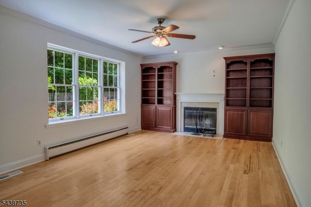 8 Glen Eagles Rd, Washington Twp., NJ 07882