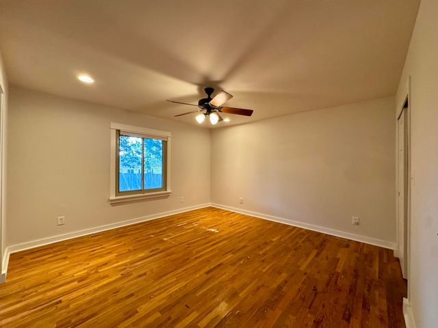 3537 S Dollison Avenue, Springfield, MO 65807