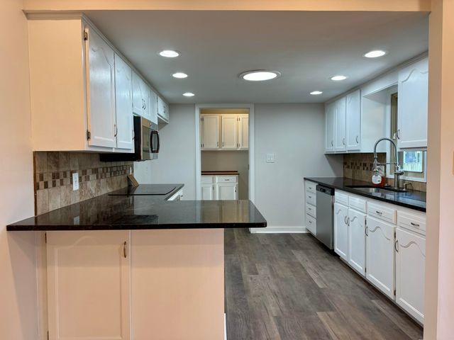 3537 S Dollison Avenue, Springfield, MO 65807