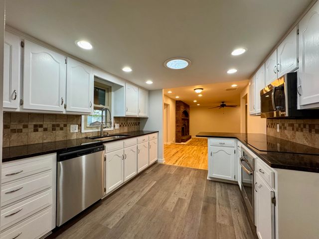 3537 S Dollison Avenue, Springfield, MO 65807