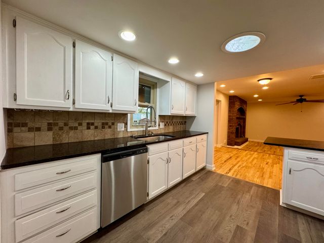 3537 S Dollison Avenue, Springfield, MO 65807