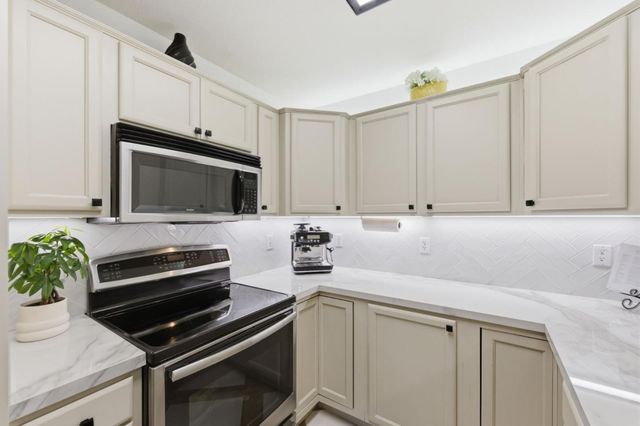4970 Cherry Avenue 212, San Jose, CA 95118
