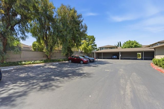 4970 Cherry Avenue 212, San Jose, CA 95118