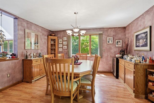 8 Seasons Lane, Londonderry, NH 03053