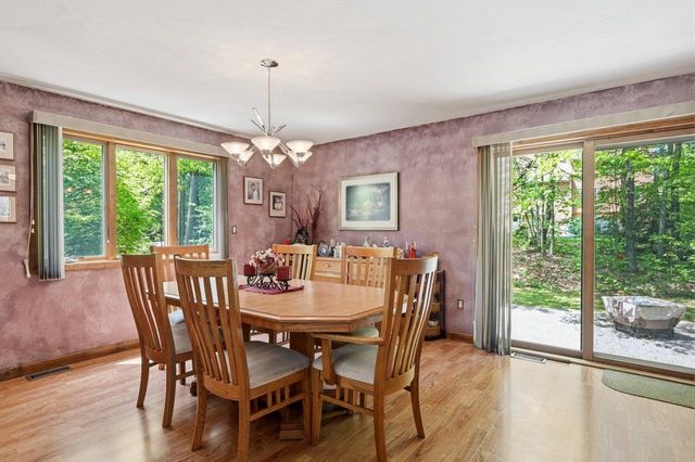 8 Seasons Lane, Londonderry, NH 03053