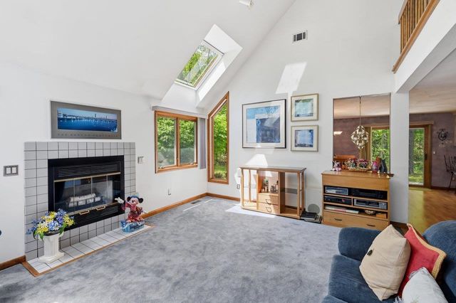 8 Seasons Lane, Londonderry, NH 03053