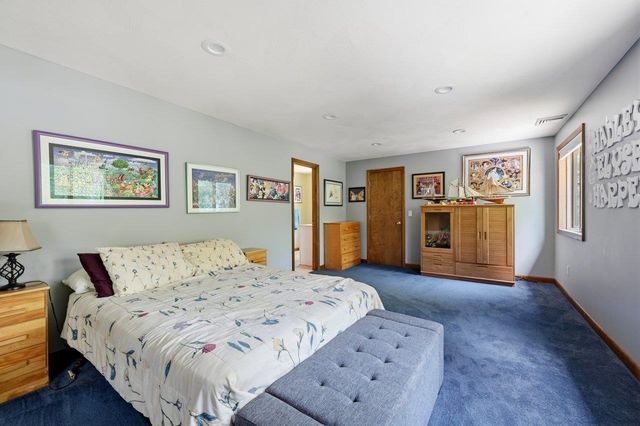 8 Seasons Lane, Londonderry, NH 03053
