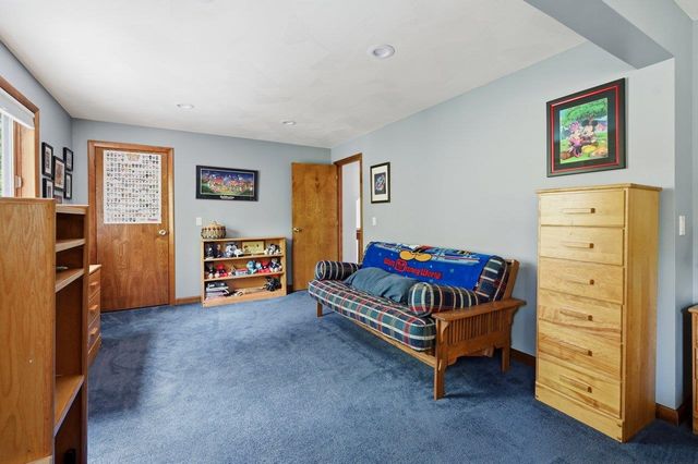 8 Seasons Lane, Londonderry, NH 03053