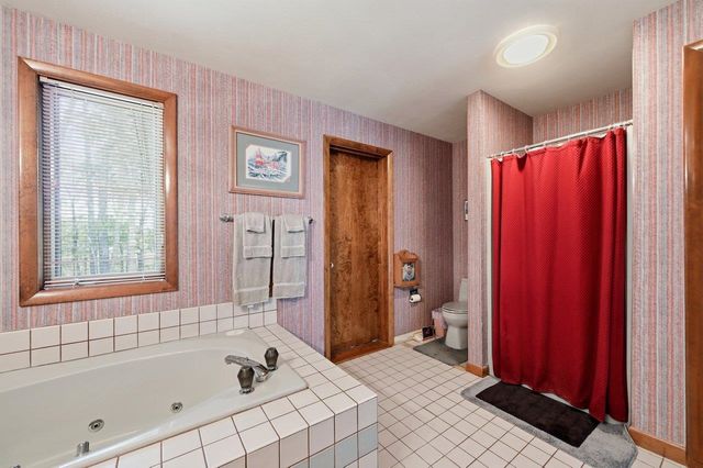 8 Seasons Lane, Londonderry, NH 03053