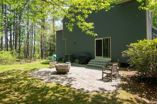 8 Seasons Lane, Londonderry, NH 03053