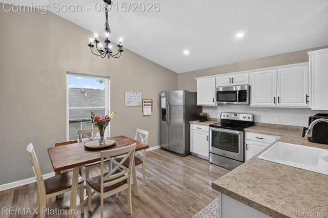 354 Saddlebrook Drive, Linden, MI 48451