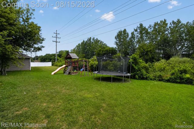 354 Saddlebrook Drive, Linden, MI 48451