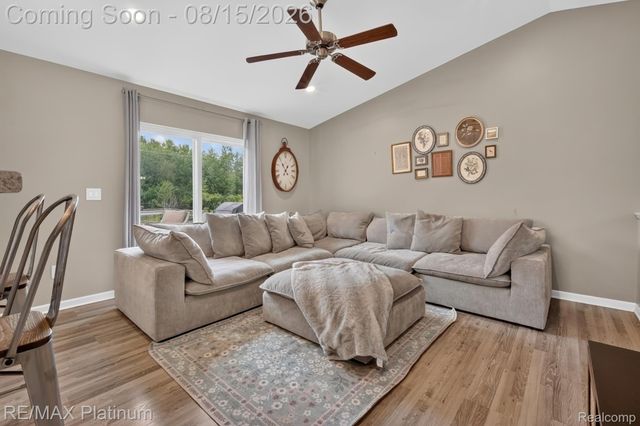 354 Saddlebrook Drive, Linden, MI 48451