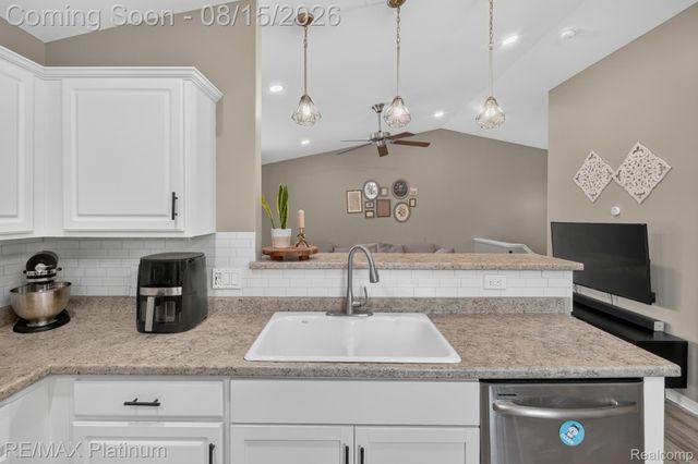 354 Saddlebrook Drive, Linden, MI 48451