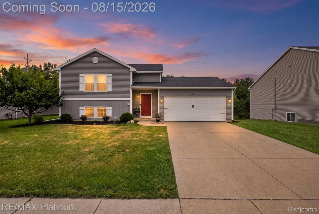354 Saddlebrook Drive, Linden, MI 48451