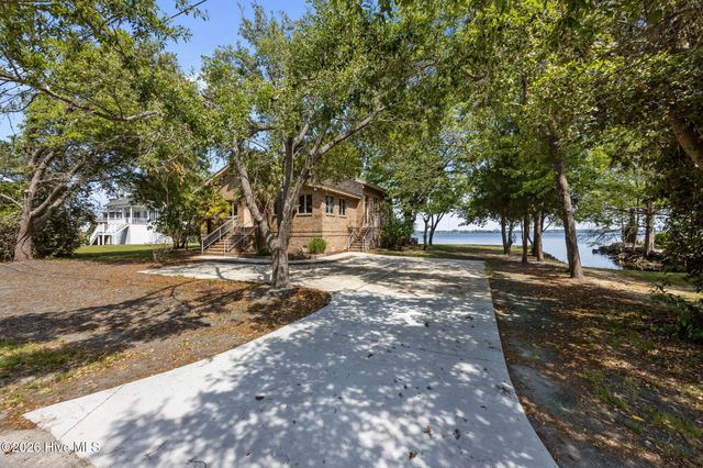 401 Harbor Drive, New Bern, NC 28560