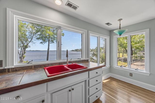 401 Harbor Drive, New Bern, NC 28560