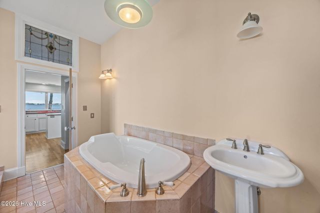 401 Harbor Drive, New Bern, NC 28560