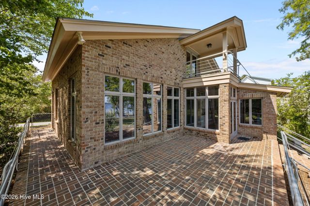 401 Harbor Drive, New Bern, NC 28560