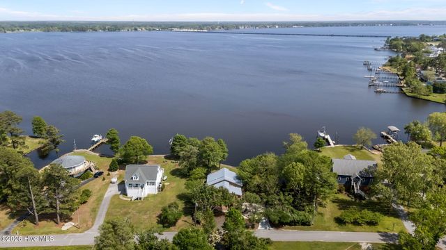 401 Harbor Drive, New Bern, NC 28560