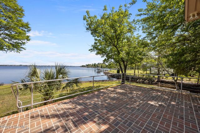 401 Harbor Drive, New Bern, NC 28560
