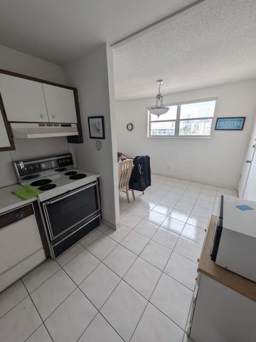 111 Golden Isles Drive C10, Hallandale Beach, FL 33009