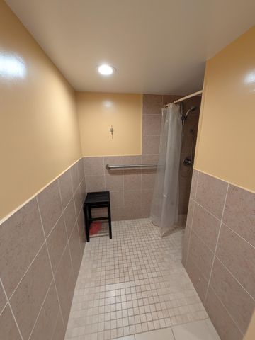 111 Golden Isles Drive C10, Hallandale Beach, FL 33009