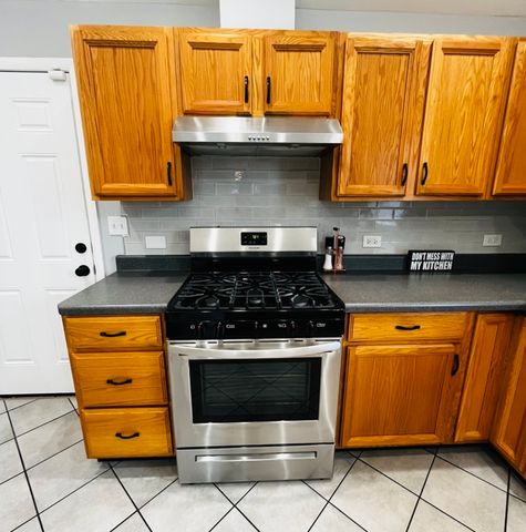 246 E 161st Place, South Holland, IL 60473