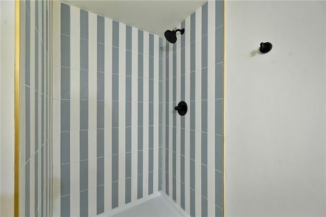 116 SW Noel Street, Lee's Summit, MO 64063