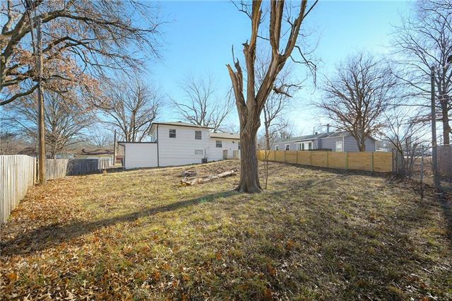 116 SW Noel Street, Lee's Summit, MO 64063