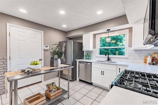 4941 Rainford Court, St Louis, MO 63128