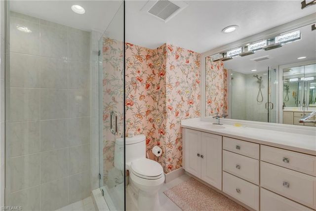 5954 Pelican Bay BLVD 235, Naples, FL 34108