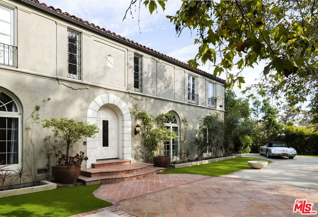 460 S Las Palmas Avenue, Los Angeles, CA 90020 — exterior