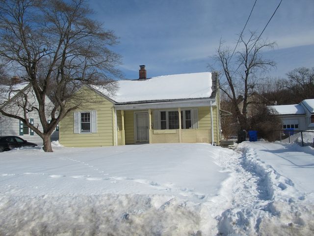 33 Connolly St, Springfield, MA 01151