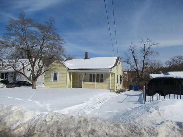 33 Connolly St, Springfield, MA 01151