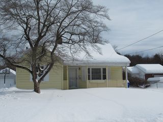 33 Connolly St, Springfield, MA 01151