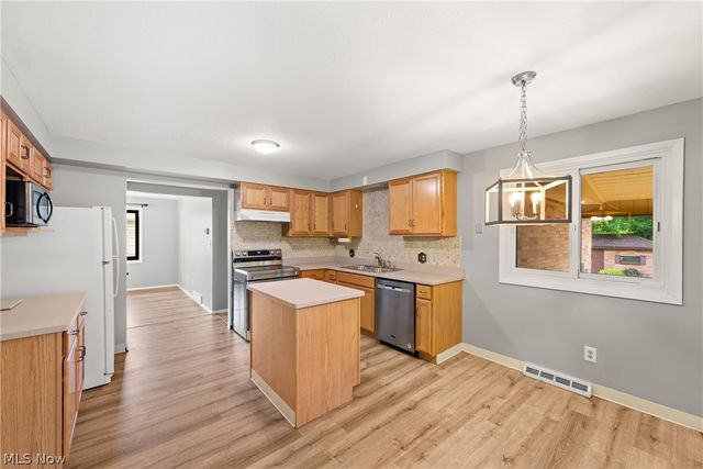 7705 Klein Drive, Middleburg Heights, OH 44130